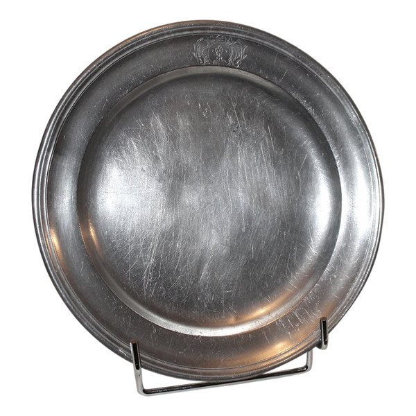 Languedoc pewter dish with 18th century coat of arms