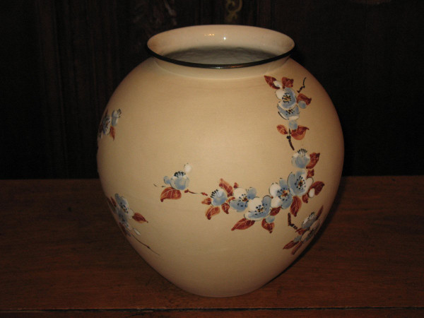 Grand vase boule en grès de Ciboure décor japonisant aux fleurs de cerisier de C Fischer époque 20ème