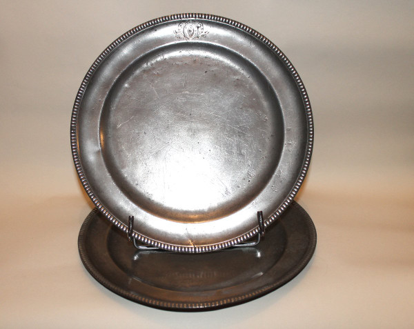 Pair of plates with a beaded edge in punched pewter by Laurent Morand in Lyon, 17th century