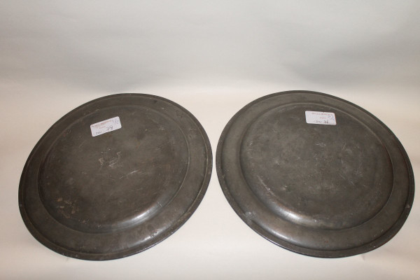 Pair of plates with a beaded edge in punched pewter by Laurent Morand in Lyon, 17th century