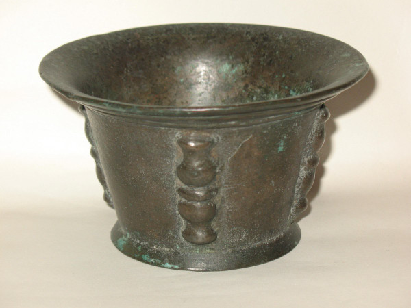 Petit mortier en bronze à contreforts époque 18ème OrigineVal de Loire