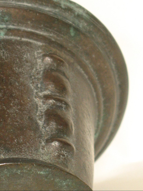 Petit mortier en bronze à contreforts époque 18ème OrigineVal de Loire