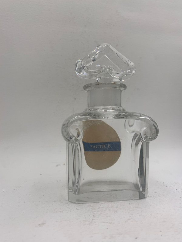 Bottiglia di profumo Guerlain Mitsouko di Baccarat