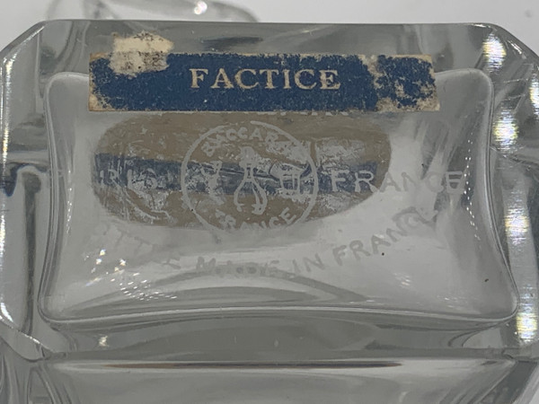 Bottiglia di profumo Guerlain Mitsouko di Baccarat