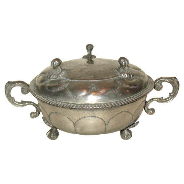 Birthing bowl in pewter Basel Switzerland 18th time hallmark of E. Streickheisen