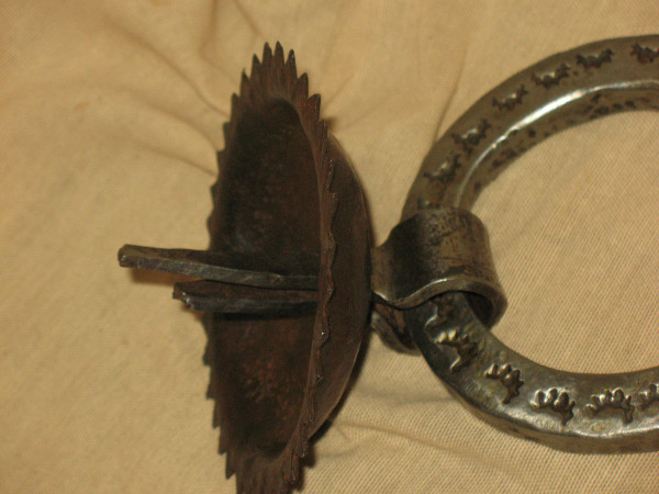 Heurtoir marteau de porte en fer forgé époque 17ème