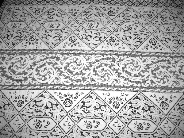 Large Luxeuil and Richelieu lace curtain, 19th century