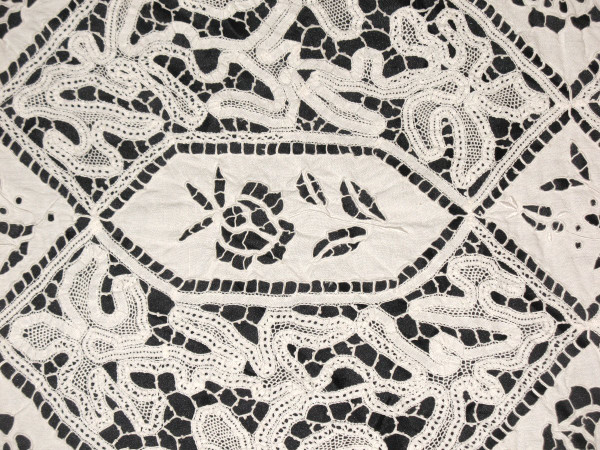 Large Luxeuil and Richelieu lace curtain, 19th century