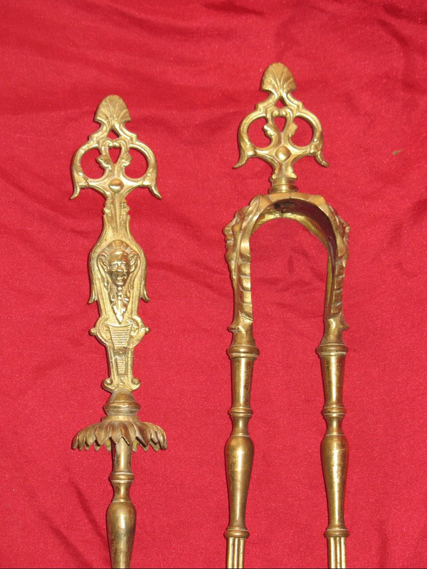 Bronze servant fireplace set with shovel and tweezers, 19th century