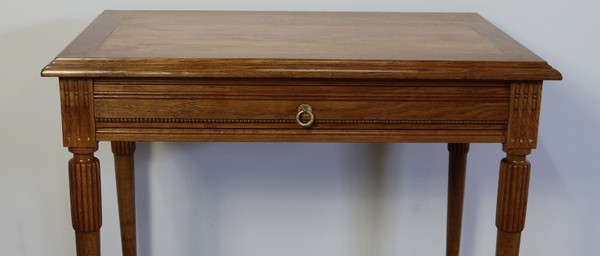 Table Bureau en Chêne massif, goût Louis XVI – 1900