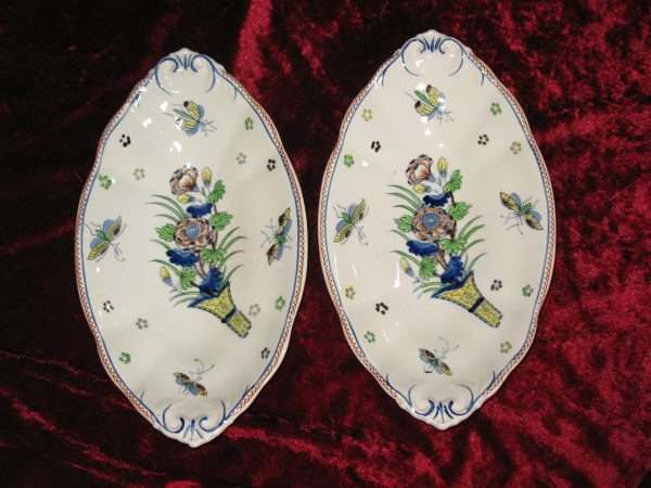 Service de table en faïence de Boch La  Louvière décor japonisant polychrome