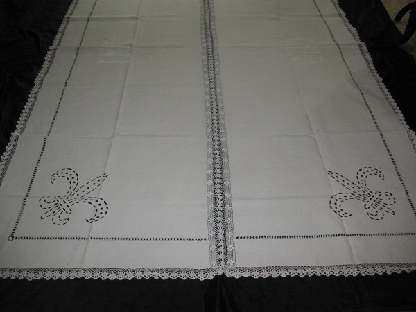 Large royalist tablecloth decorated with embroidered fleur-de-lys, late 19th century