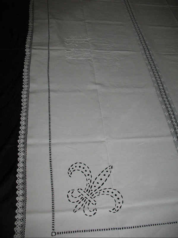 Large royalist tablecloth decorated with embroidered fleur-de-lys, late 19th century