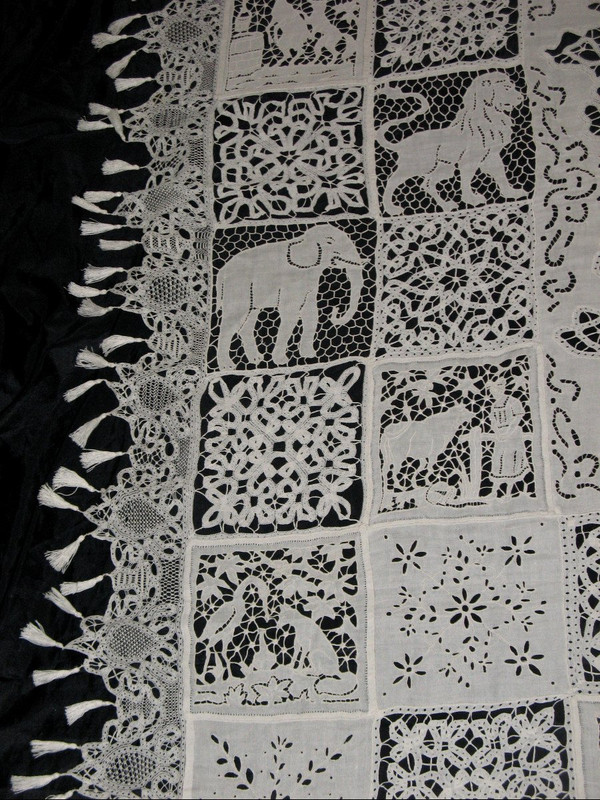 Tablecloth or bedspread in Luxeuil lace and Richelieu embroidery, 19th century