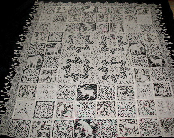 Tablecloth or bedspread in Luxeuil lace and Richelieu embroidery, 19th century