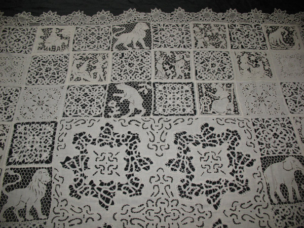 Tablecloth or bedspread in Luxeuil lace and Richelieu embroidery, 19th century