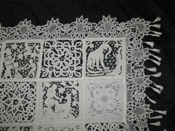 Tablecloth or bedspread in Luxeuil lace and Richelieu embroidery, 19th century