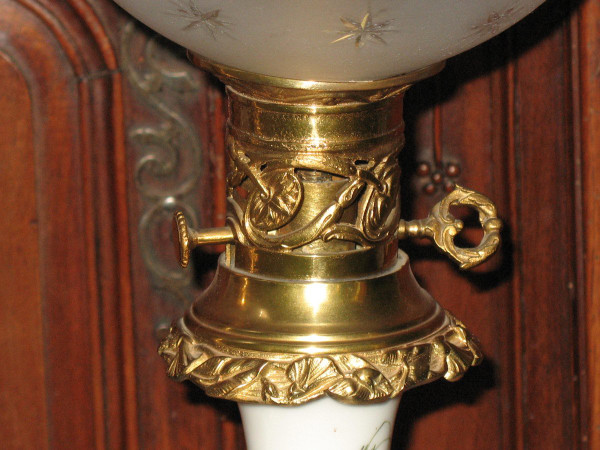 Pair of large lamps in Paris porcelain and gilded bronze, 19th century