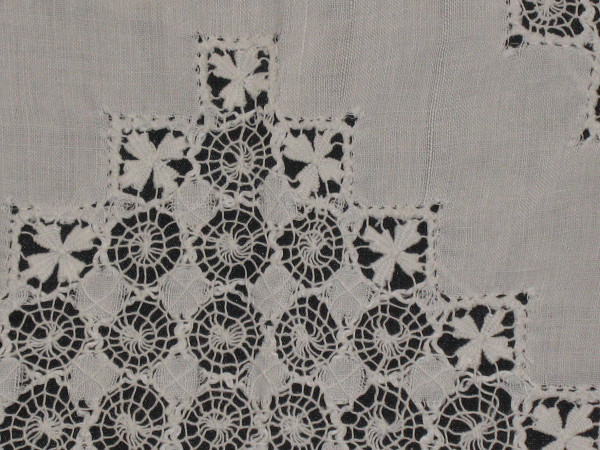 Tovaglia in pizzo in stile Art Déco
