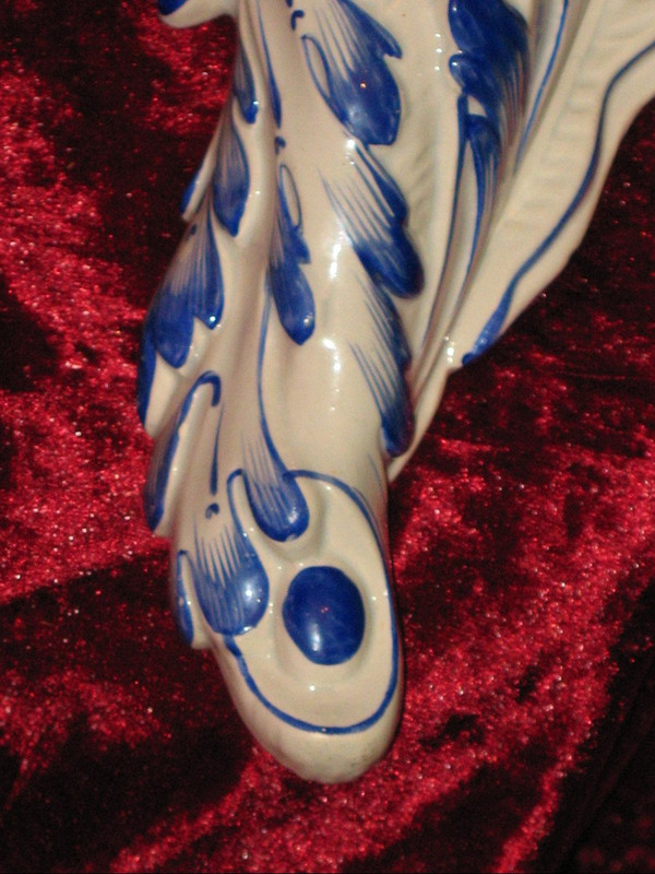 Bouquetière da parete in maiolica di Gien, XIX secolo