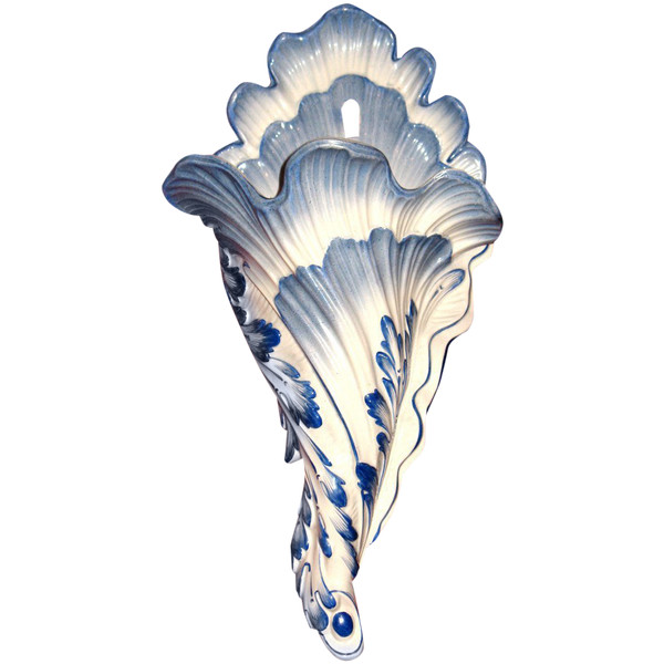 Bouquetière da parete in maiolica di Gien, XIX secolo
