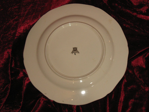Gien earthenware dish Rambouillet hunting decor by J. Bertholle in perfect condition early 20th century