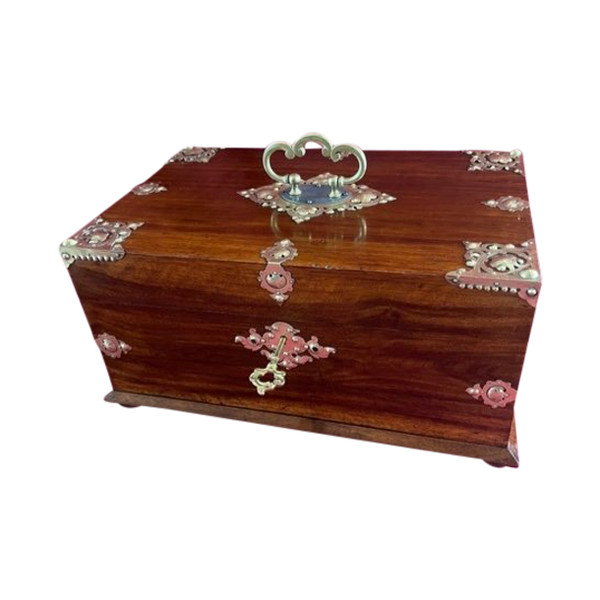 Imposing Antique Chest In Solid Mahogany 19th C