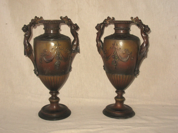 Coppia di vasi a balaustra in bronzo e regola, XIX secolo