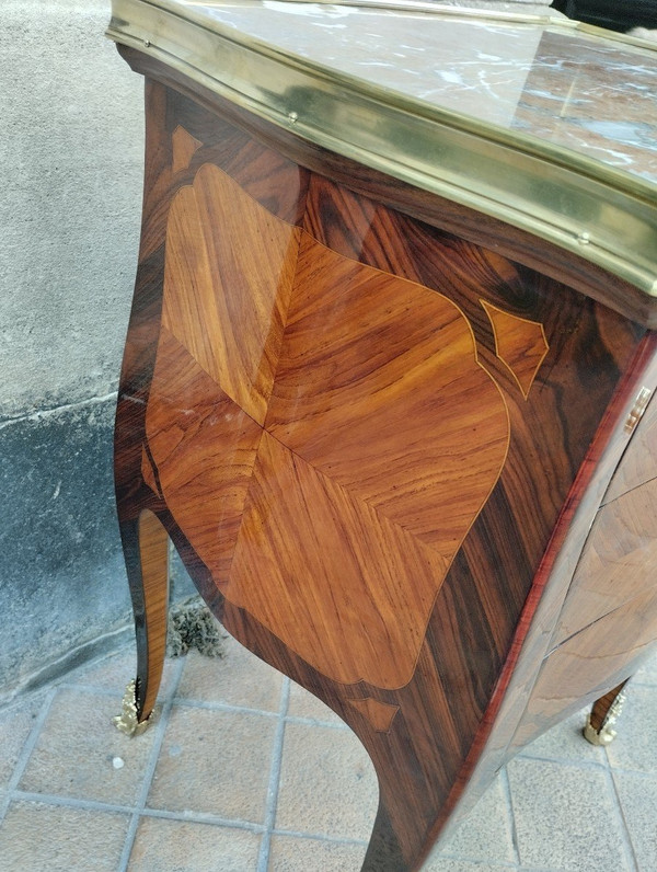 Comodino - Luigi XV - Bois De Rose - Marmo fiore di pesco Fine del XIX secolo.