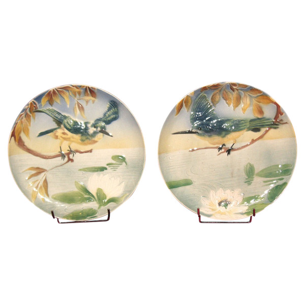 Pair of earthenware dishes from Lunéville with trendy bird decoration, late 19th century