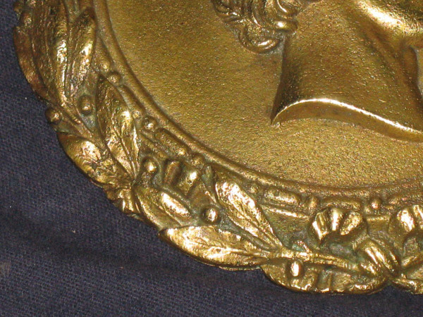 Paire de médaillons en bronze de style Louis XVI à l'effigie de Mozart et Beethoven époque 19ème