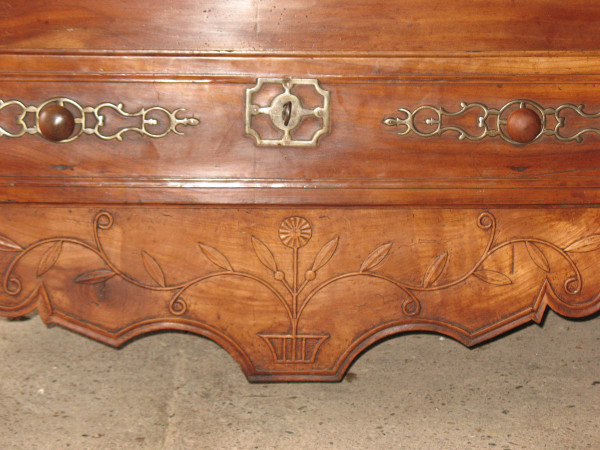 Bonnetière Vendéenne in legno di ciliegio, inizio XIX secolo, stile Luigi XVI