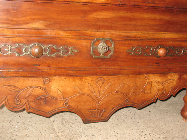 Bonnetière Vendéenne in legno di ciliegio, inizio XIX secolo, stile Luigi XVI