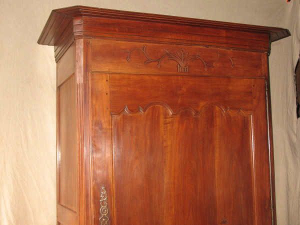 Bonnetière Vendéenne in legno di ciliegio, inizio XIX secolo, stile Luigi XVI