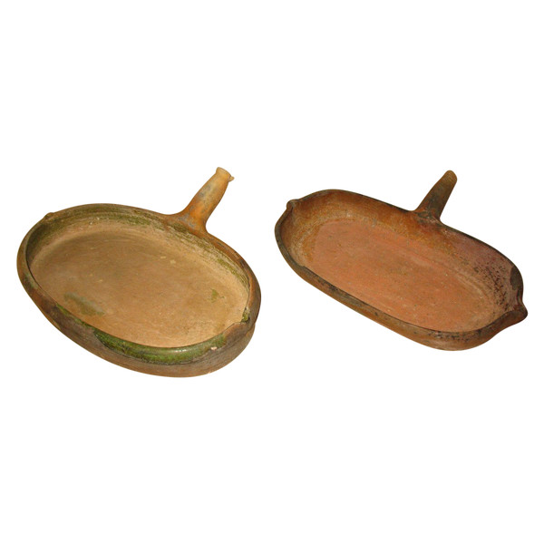 2 glazed earthenware pans from the 19th century from Saintonge