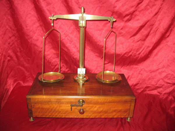 Parisian balance with flail of A. Collot in Paris 19th century