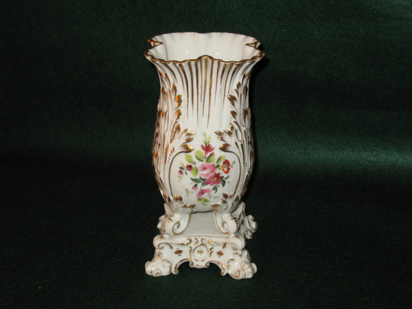 Vaso in porcellana parigina con decorazione floreale del periodo della Restaurazione del XIX secolo nello stile di Jacob Petit