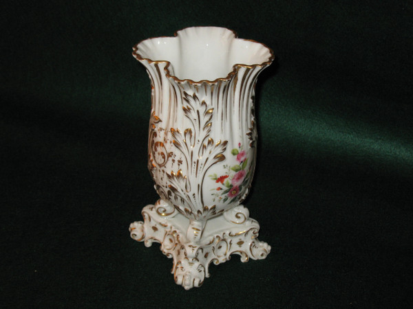 Vaso in porcellana parigina con decorazione floreale del periodo della Restaurazione del XIX secolo nello stile di Jacob Petit