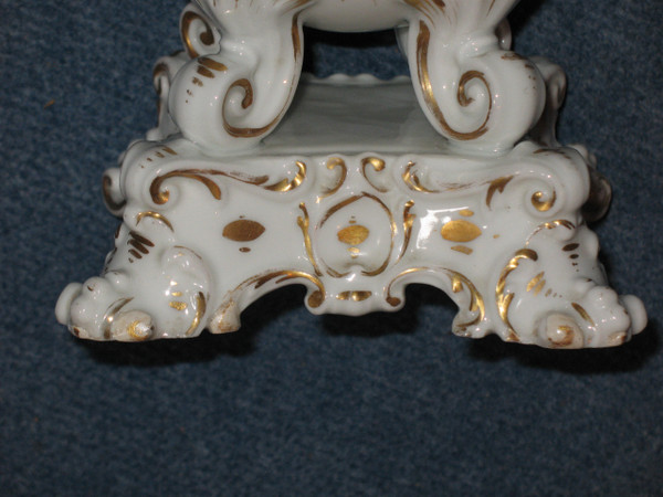 Vaso in porcellana parigina con decorazione floreale del periodo della Restaurazione del XIX secolo nello stile di Jacob Petit