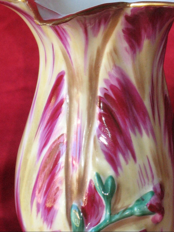 Tulip vase in porcelain of Paris 19th century in the taste of Jacob Petit