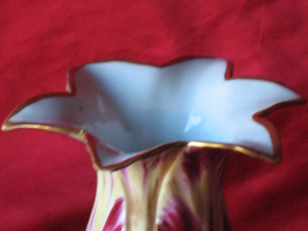 Tulip vase in porcelain of Paris 19th century in the taste of Jacob Petit