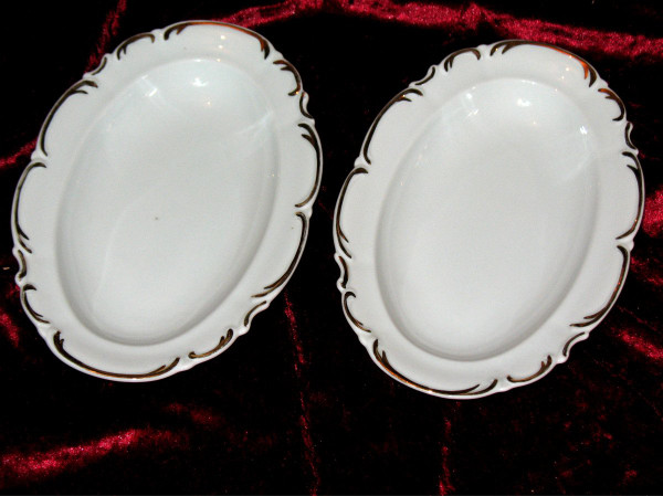 Porcelain dinner service in the Louis XV style from the 20th century