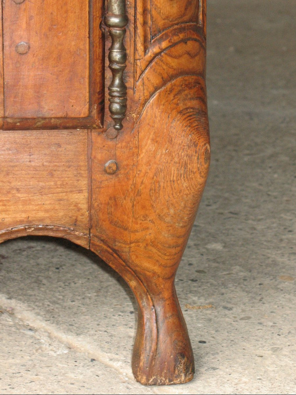 Buffet d'époque Régence à 2 portes et 3 tiroirs Origine Saintonge époque 18ème