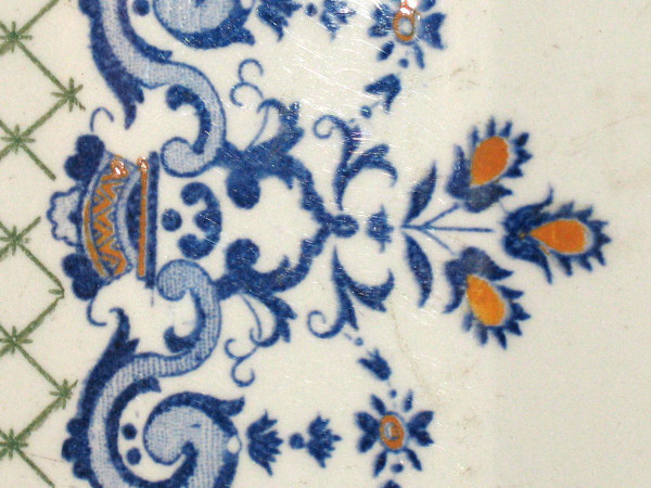 Grand plat de présentation en faïence de Gien décor de Rouen époque 20ème