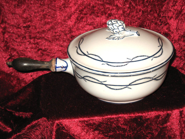 Porcelain tableware from Arras, late 18th century