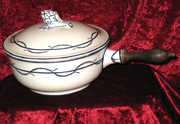 Porcelain tableware from Arras, late 18th century