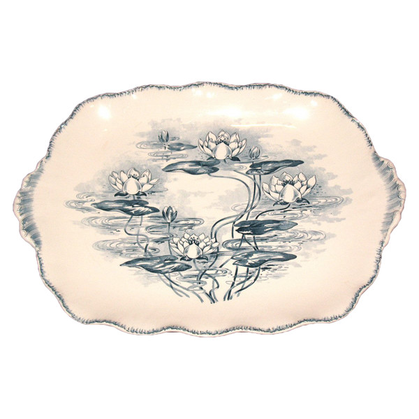 Sarreguemines earthenware platter or tray decorated with water lilies from the 19th century