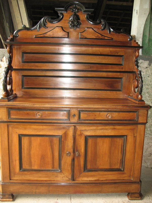 Buffet Saint Hubert 19th century in solid walnut