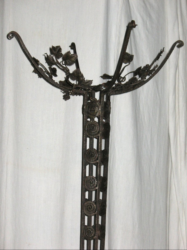 Art Deco period floor lamp in the taste of Edgar Brandt