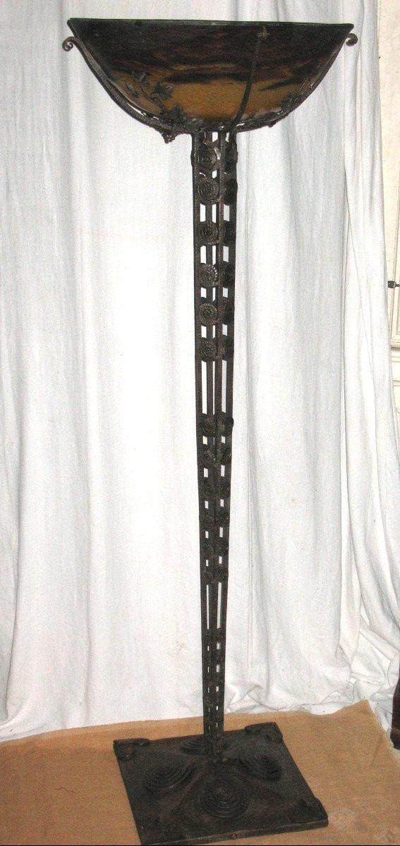 Art Deco period floor lamp in the taste of Edgar Brandt